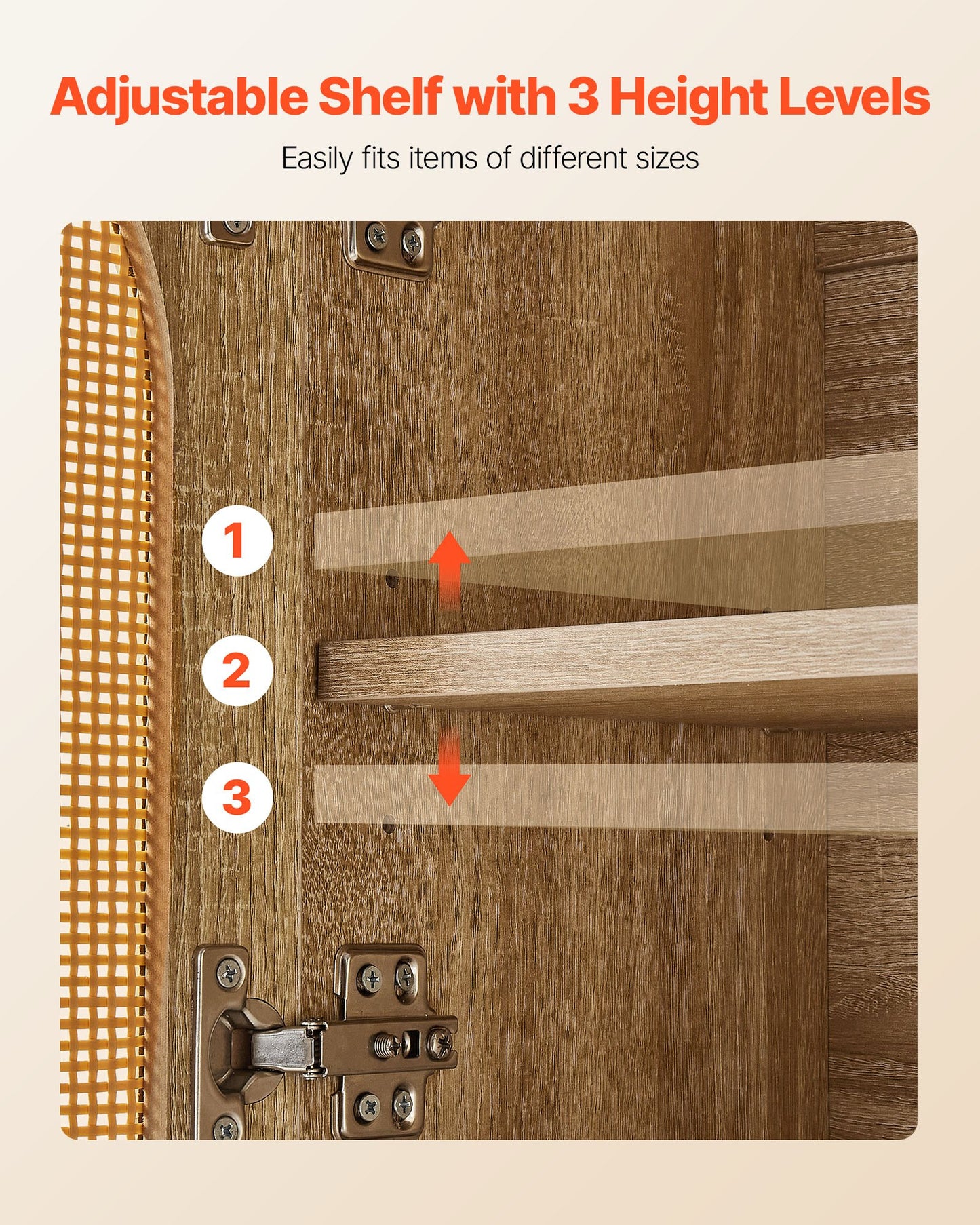 Badrumsskåp med väggmonterad förvaring över toaletten, hängande organisatör med hyllor och öppen skiljevägg för tvättstuga, kök, toalett