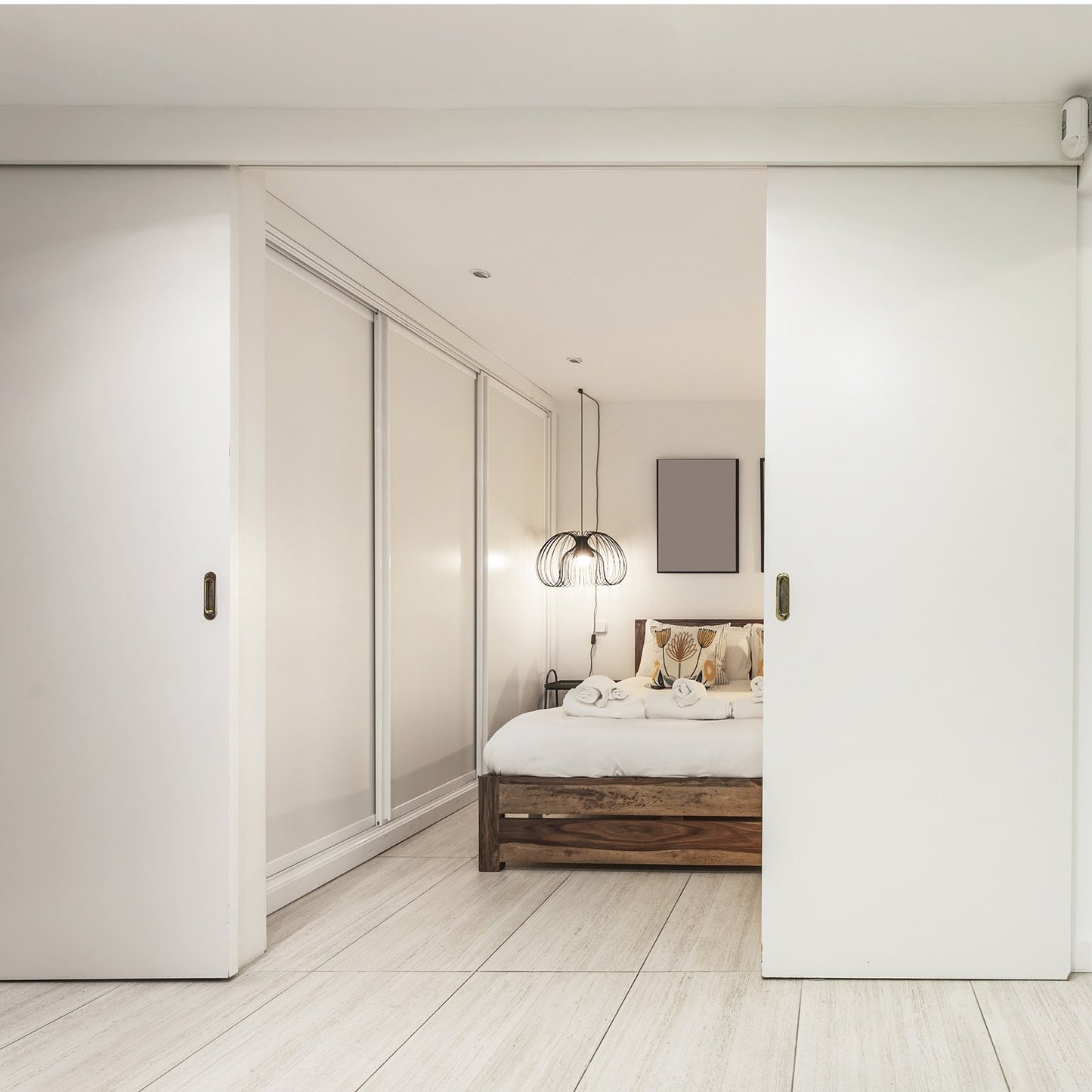 Bypass-dörrbeslag, 1,5 m kraftig bypass-skjutdörrsbeslagsats, skjutdörrsbeslag i aluminiumlegering för 2-dörrssystem, passar dörrtjocklek 3,8 cm - 3,8 cm, enkel att installera